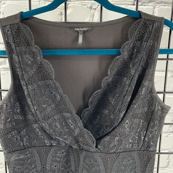 Like new Daisy Fuentes tank M - Picture 2 of 6